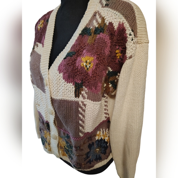 Vtg 80s/90s chunky knit Floral cottagecore cardigan sweater - Picture 2 of 4